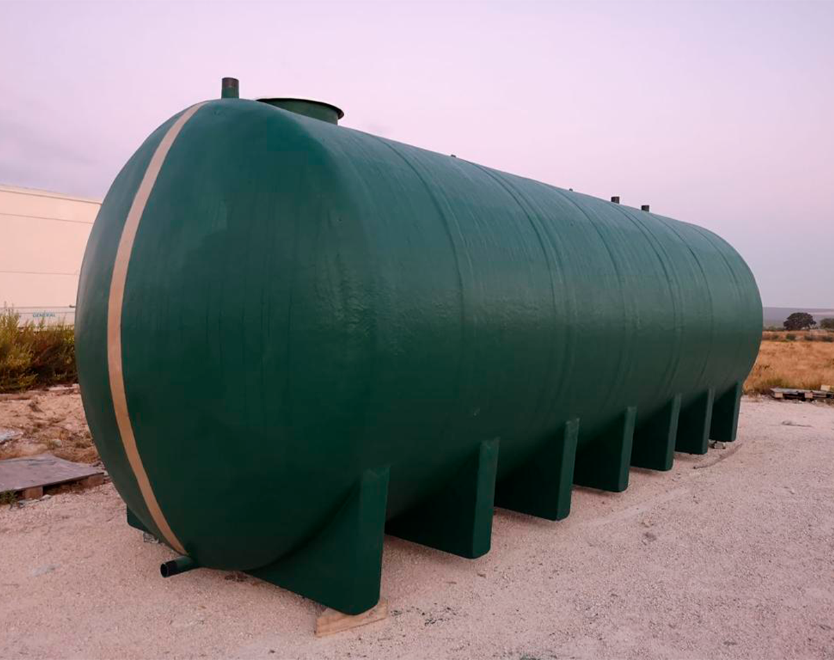 Depósito de agua horizontal con cunas 20.000 litros